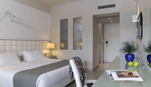 Habitación Deluxe, vistas parciales al mar