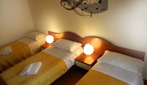 Habitación triple, baño privado
