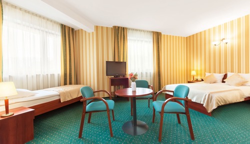Habitación familiar (2 adults and 2 children)