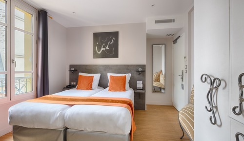 Habitación clásica con 2 camas individuales
