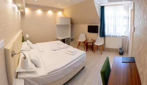 Habitación estándar con 1 cama doble o 2 individuales