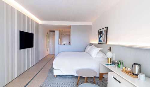 Habitación superior, 1 cama de matrimonio (Pool and Sea View)