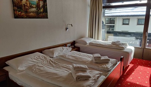 Habitación triple estándar, balcón
