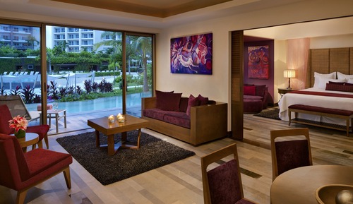 Preferred Club Master Suite Swimout Garden View