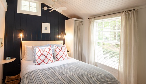 Sunrise Cottage Queen Bed Garden View