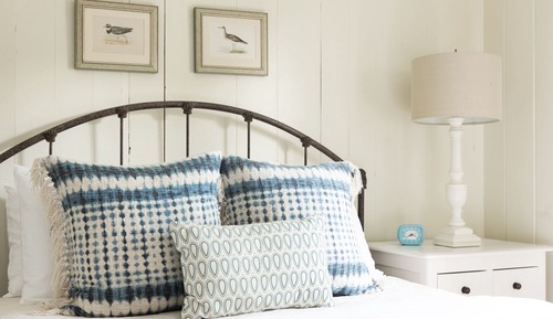 Tranquility Cottage Queen Bed Garden View