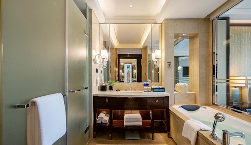 Habitación ejecutiva, 1 cama de matrimonio grande, bañera (Executive City View King)