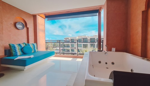 Junior Suite Pool View