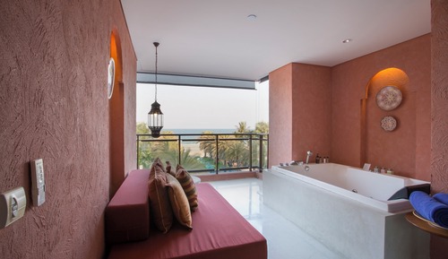 Oceanfront Suite Balcony Jacuzzi