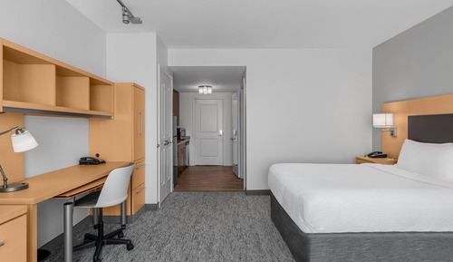 Estudio, 1 cama de matrimonio grande con sofá cama
