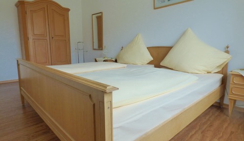 Apartamento familiar, 2 habitaciones, no fumadores, vistas al jardín (Excluded 30 EUR cleaning fee)