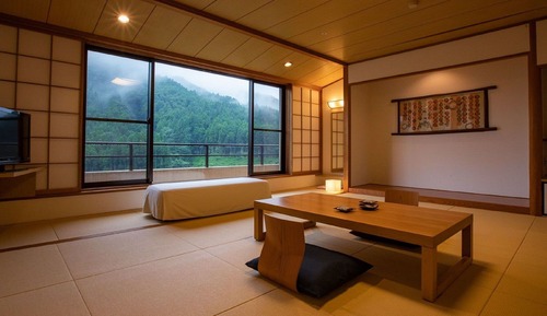 Habitación básica, futón