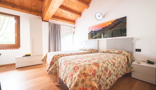 Habitación clásica con 2 camas individuales, baño privado