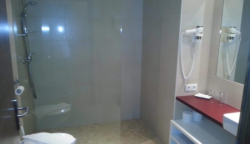 Habitación cuádruple, balcón