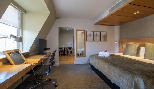 Master Suite with Club Lounge Access