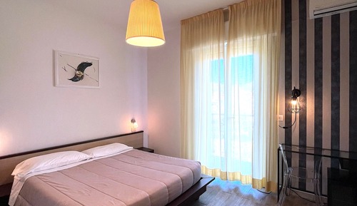 Habitación clásica con 1 cama doble o 2 individuales