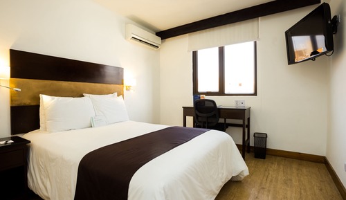 Habitación superior, 1 cama de matrimonio grande, no fumadores