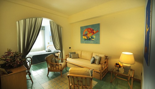 Habitación cuádruple familiar, vistas al jardín