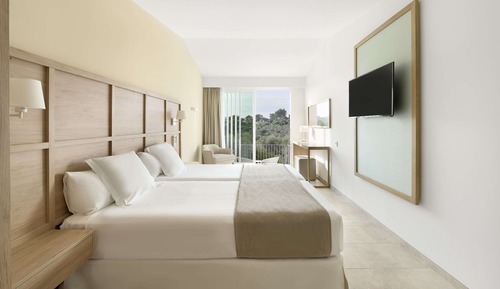 Suite familiar, vistas al jardín (3 Adults & 1 Child)