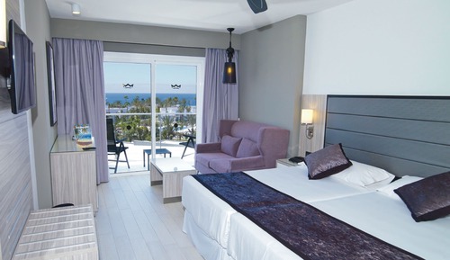 Habitación doble, balcón, vistas parciales al mar