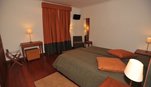 Habitación con 2 camas individuales, vistas a la montaña
