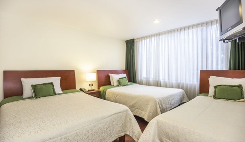Habitación triple estándar, vistas a la ciudad