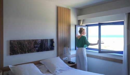 Habitación doble superior, acceso a la piscina, vistas al mar