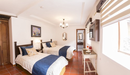 Habitación estándar con 1 cama doble o 2 individuales