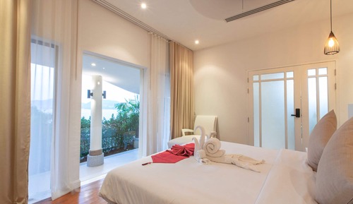 The Pool Residence 4 Bedrooms