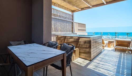 Petite Suite Sea View with Outdoor Hot Tub