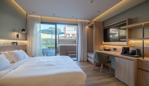 Habitación clásica doble, vistas al jardín (with Outdoor Hot Tub)