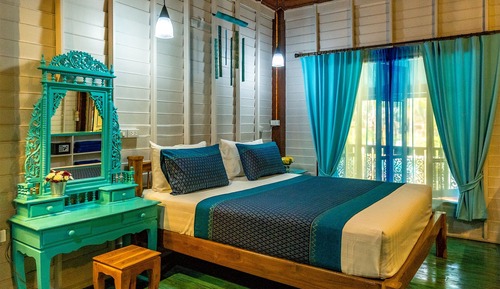 Deluxe Tropical Garden Suite