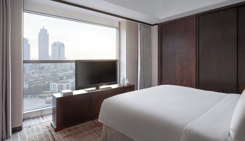 Club One-Bedroom Suite
