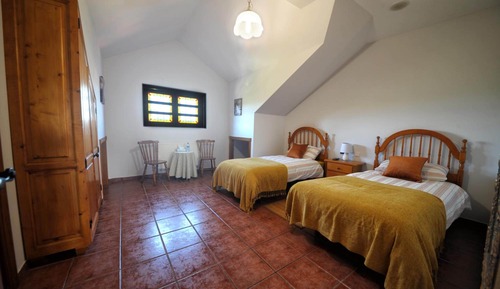 Habitación estándar con 2 camas individuales, baño privado