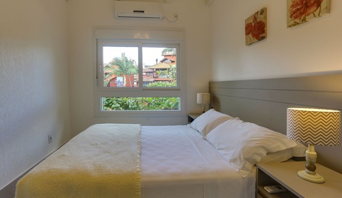 CASA DE 5 QUARTOS 602 - 10 pessoas 