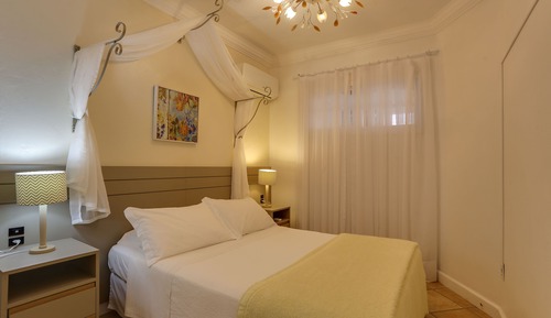 CASA DE 2 QUARTOS 660 - 4 pessoas 