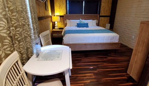 Habitación tradicional (Tree Tops Guest Room-King Bed-2nd flo)