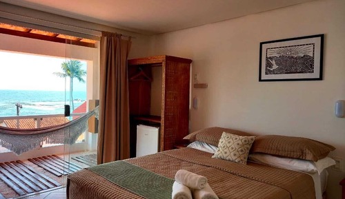 Habitación, bañera de hidromasaje, vistas al mar