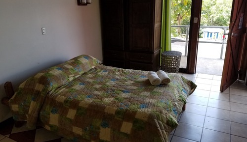 Suite Confort, 1 cama de matrimonio grande, frigorífico, junto a la piscina