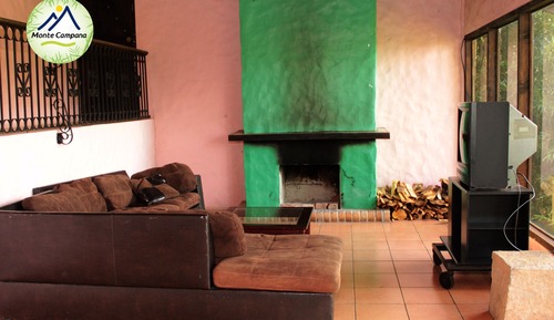 Casa familiar, 2 habitaciones, cocina, vistas a la ciudad