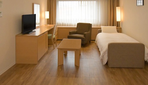 Habitación con 2 camas individuales, no fumadores (Large Twin, w/ Sofa bed and Extra Bed)