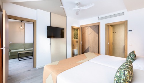 Habitación familiar, balcón (Standard)