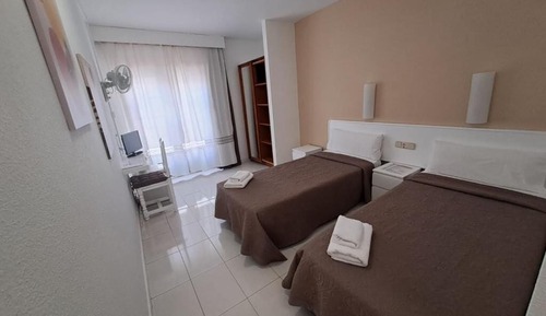 Habitación con 1 cama doble o 2 individuales