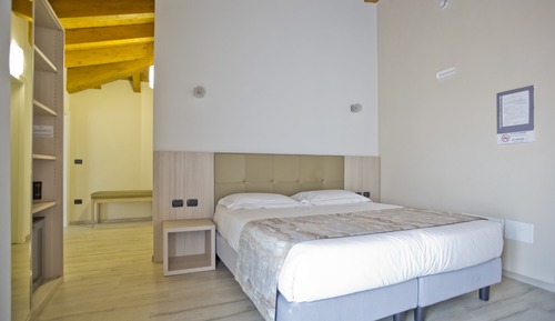 Habitación estándar con 1 cama doble o 2 individuales