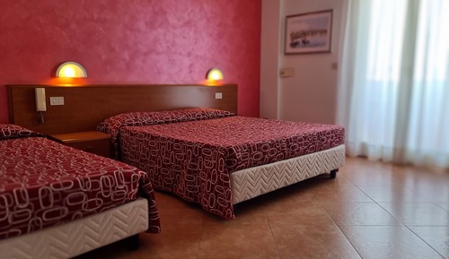 Habitación triple Confort, balcón