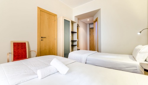 Habitación con 1 cama doble o 2 individuales (parking)