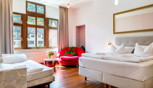 Habitación triple Deluxe, 1 cama de matrimonio grande con sofá cama