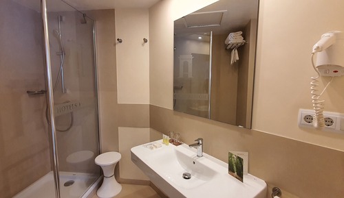 Habitación estándar con 2 camas individuales