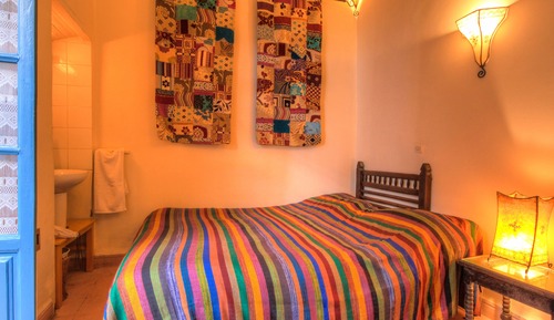 Habitación individual económica, baño privado