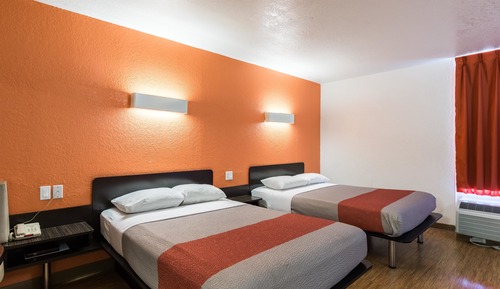 Habitación estándar, 2 camas dobles, no fumadores, frigorífico y microondas